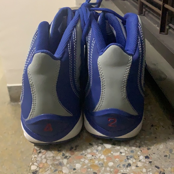 Converses - Picture 4 of 7